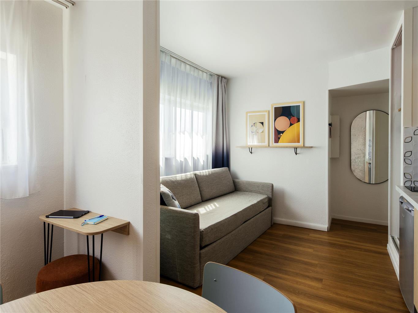 Adagio Access La 3*